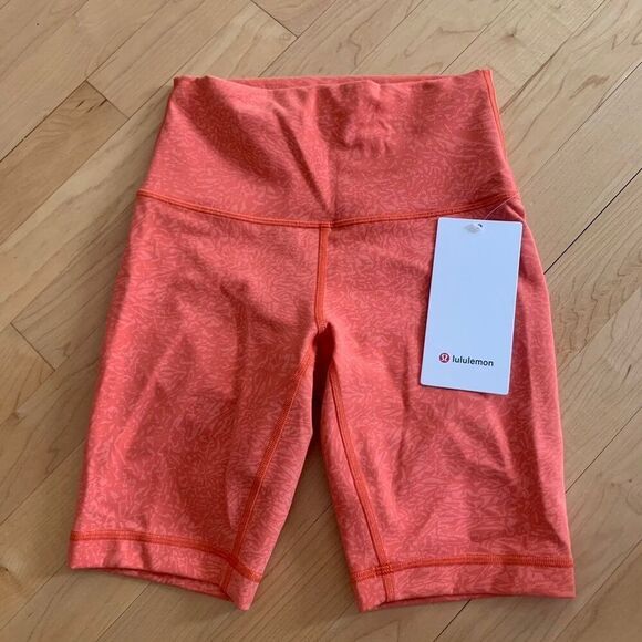 Lululemon Wunder Train High-Rise Short 8" size 4 - Picture 2 of 7